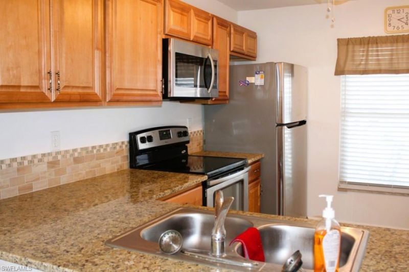 5409 Peppertree Dr, Unit 7, Fort Myers, FL 33908 Photo