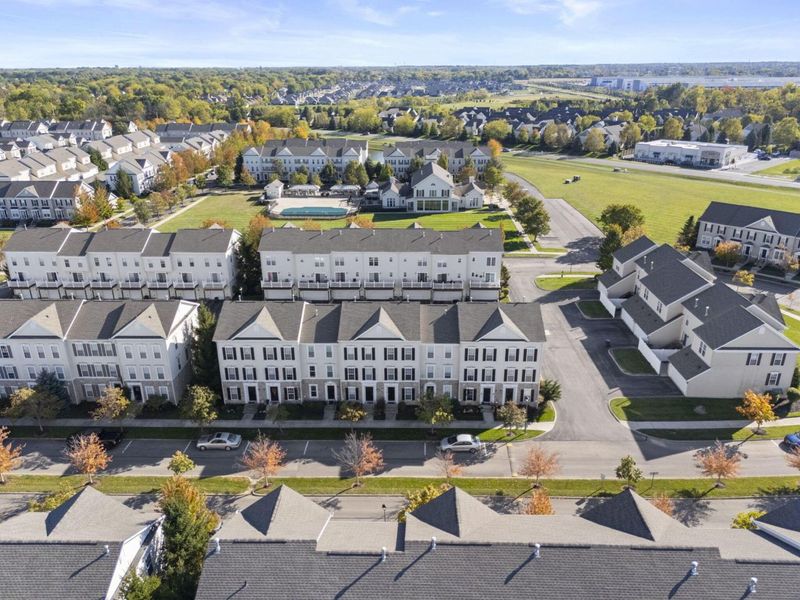 5589 Bow Falls Boulevard, Unit 19, Dublin, OH 43016 Photo 2