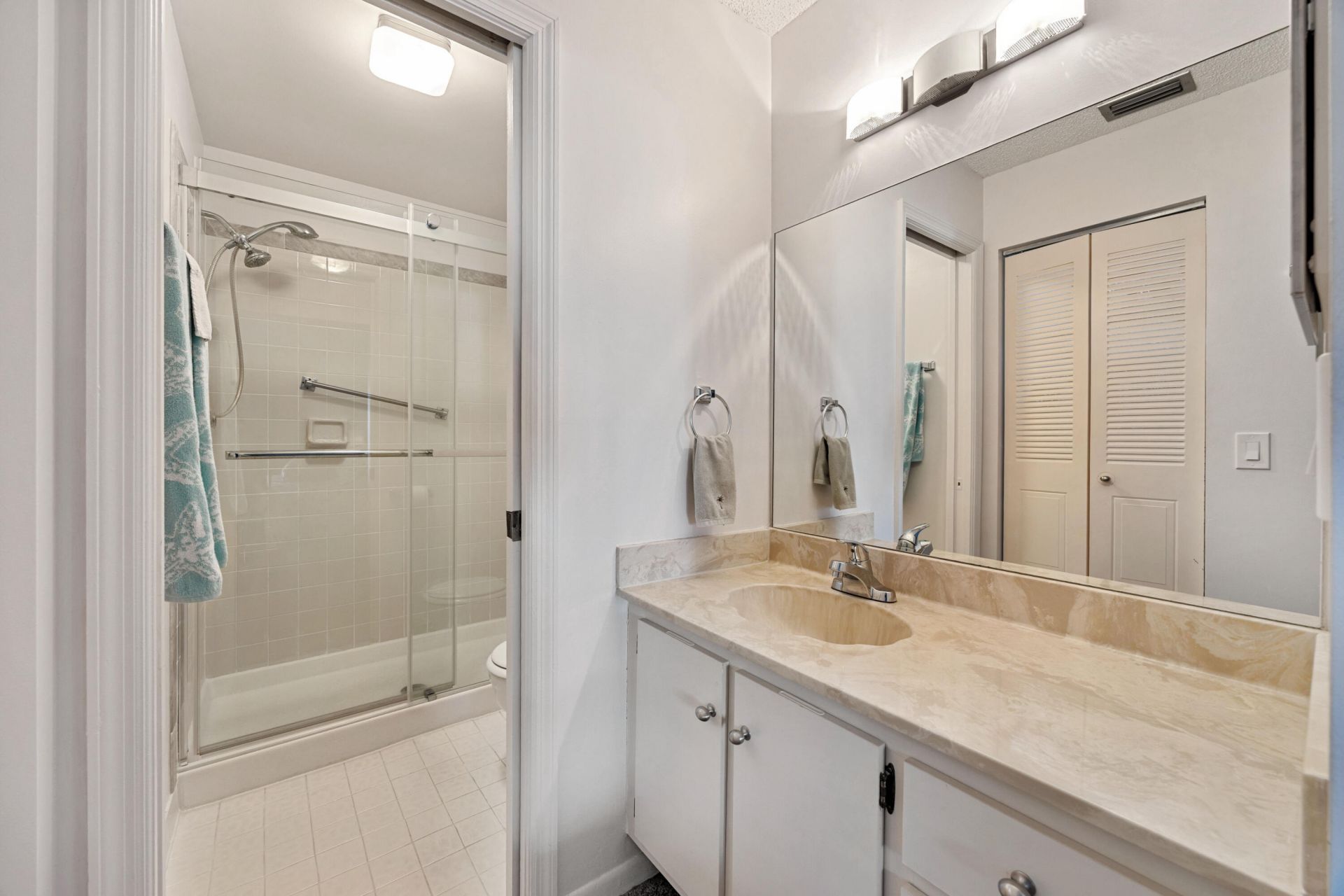 7673 Tahiti Lane, Unit 203, Lake Worth, FL 33467 Photo