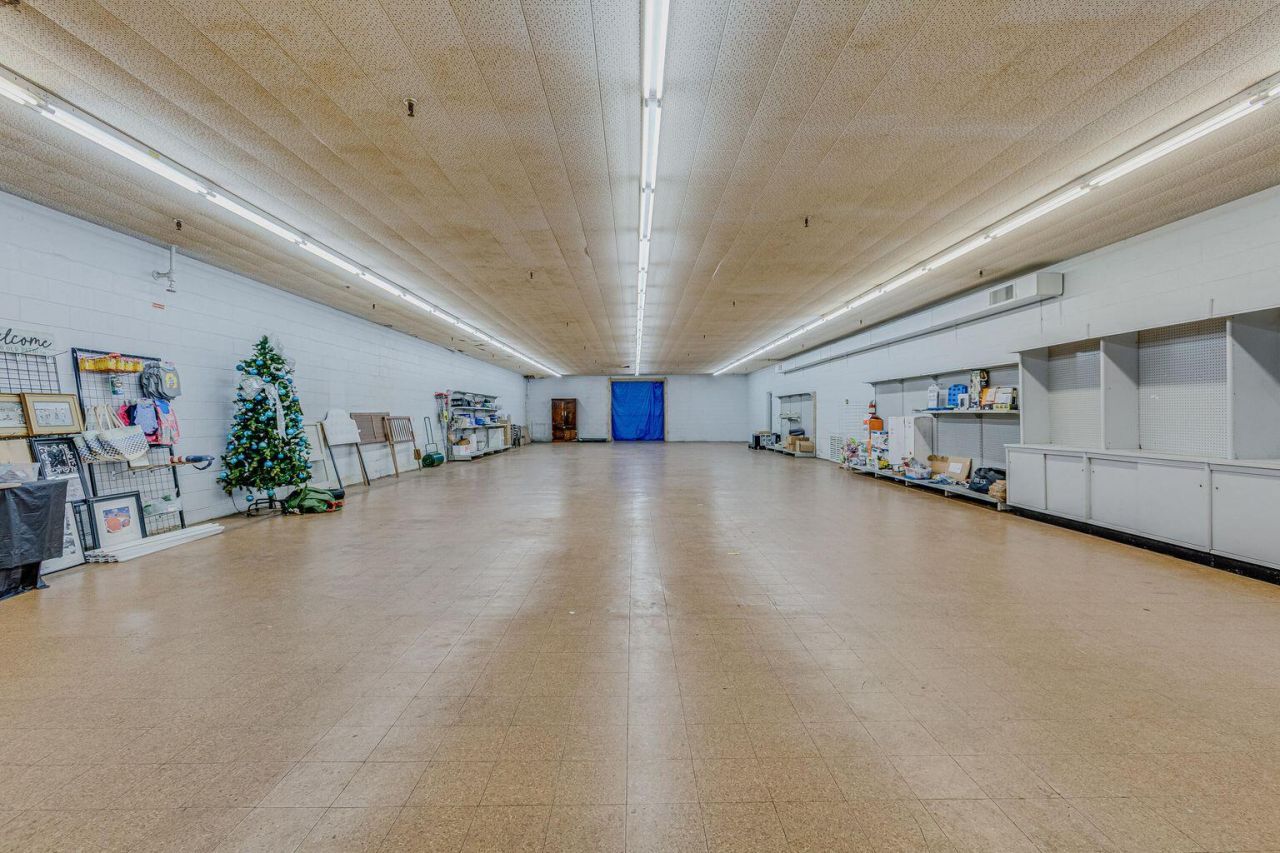 1000 Gilway Avenue  Photo 11