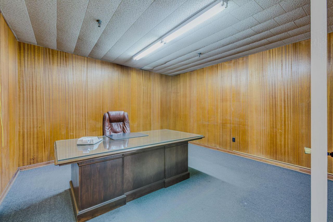 1000 Gilway Avenue Photo 18