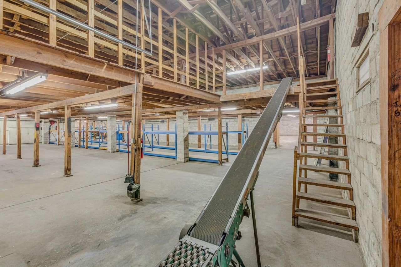 1000 Gilway Avenue  Photo 22