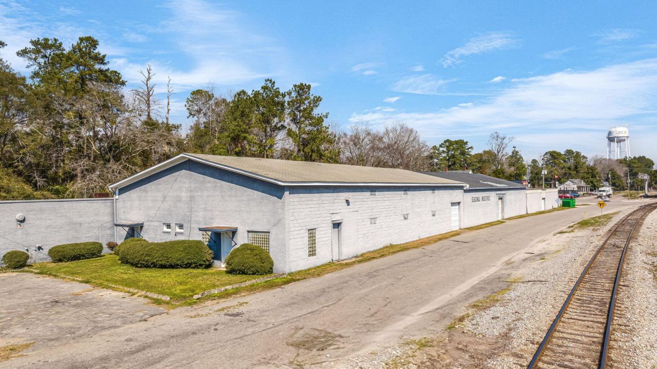 1000 Gilway Avenue  Photo 6