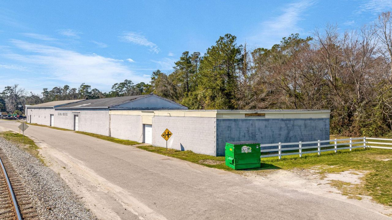 1000 Gilway Avenue  Photo 9