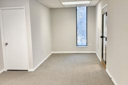 409 Coleman Boulevard photo 4