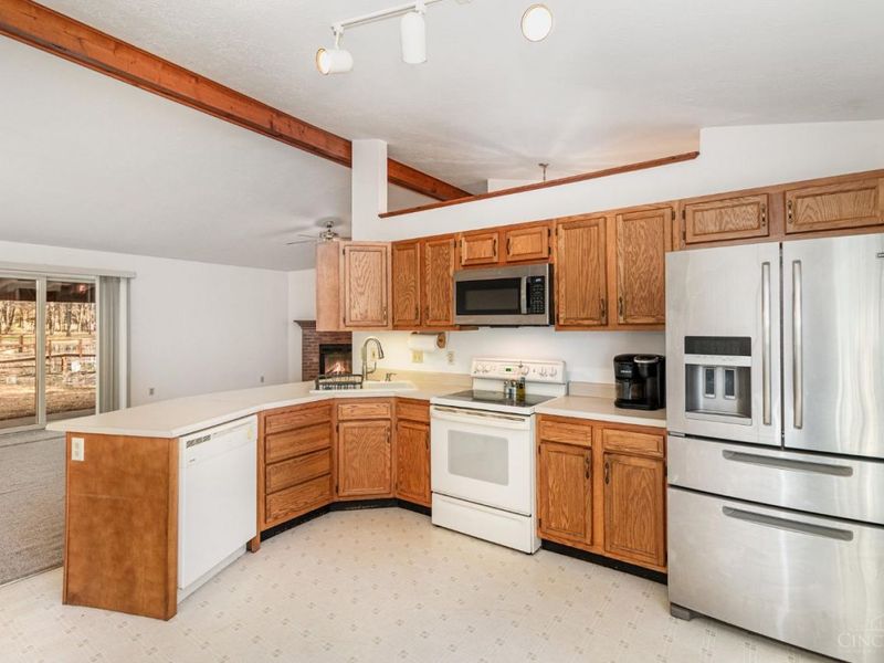 16086 Colonial Drive, Sterling Twp, OH 45176 Photo 10