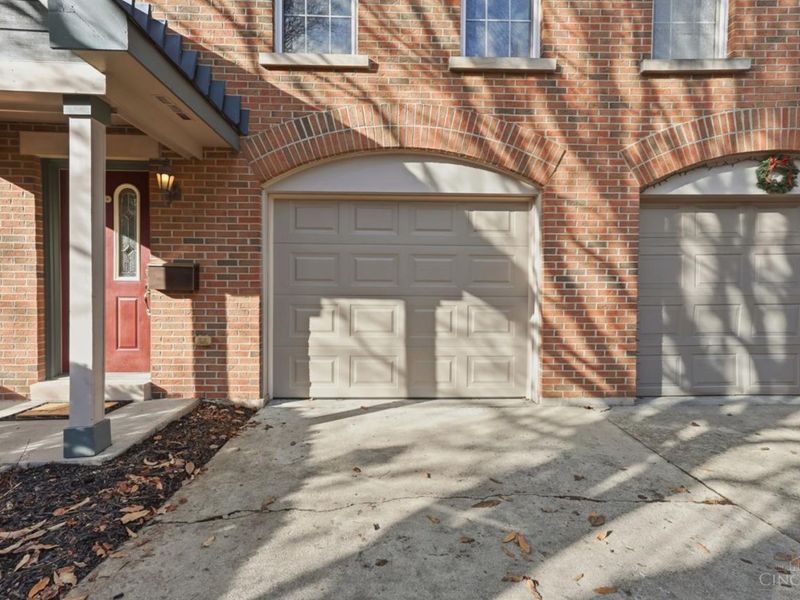 2521 Ravine Street, Cincinnati, OH 45219 Photo 2