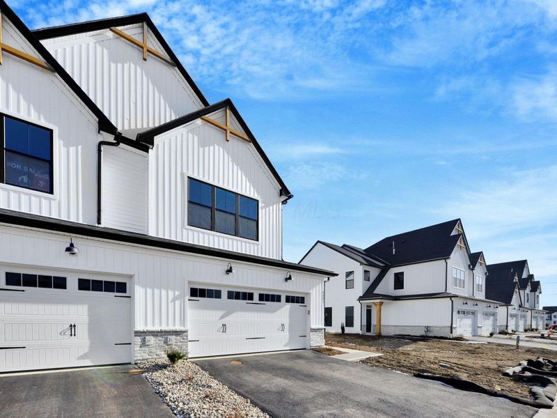 5491 Fawnsbury Court, Powell, OH 43065 Photo 2