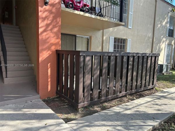 10740 N Kendall Dr, Unit L19, Miami, FL 33176