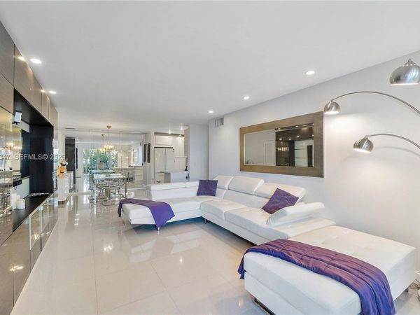 6261 Bay Club Dr, Unit 2, Fort Lauderdale, FL 33308