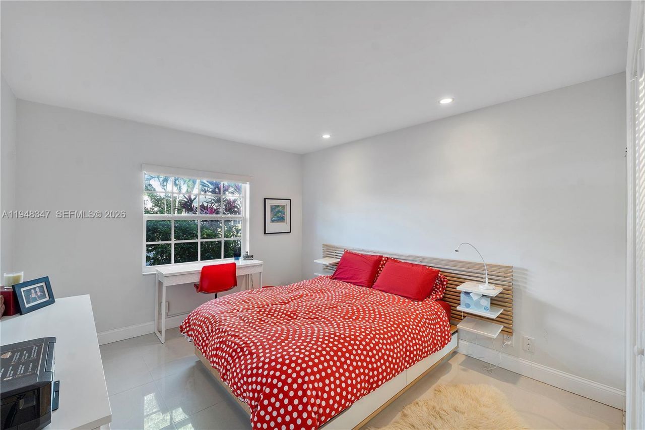 6261 Bay Club Dr, Unit 2, Fort Lauderdale, FL 33308 Photo