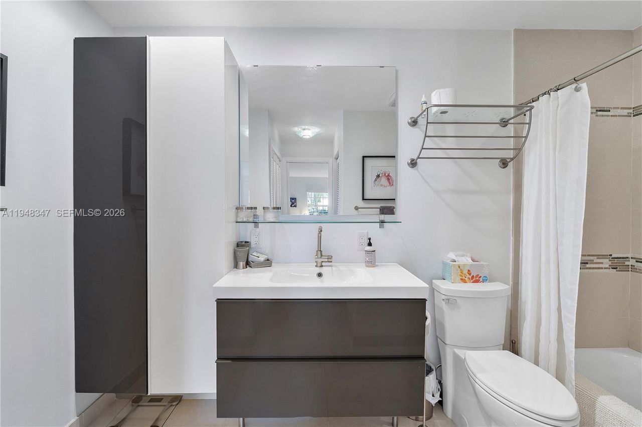 6261 Bay Club Dr, Unit 2, Fort Lauderdale, FL 33308 Photo