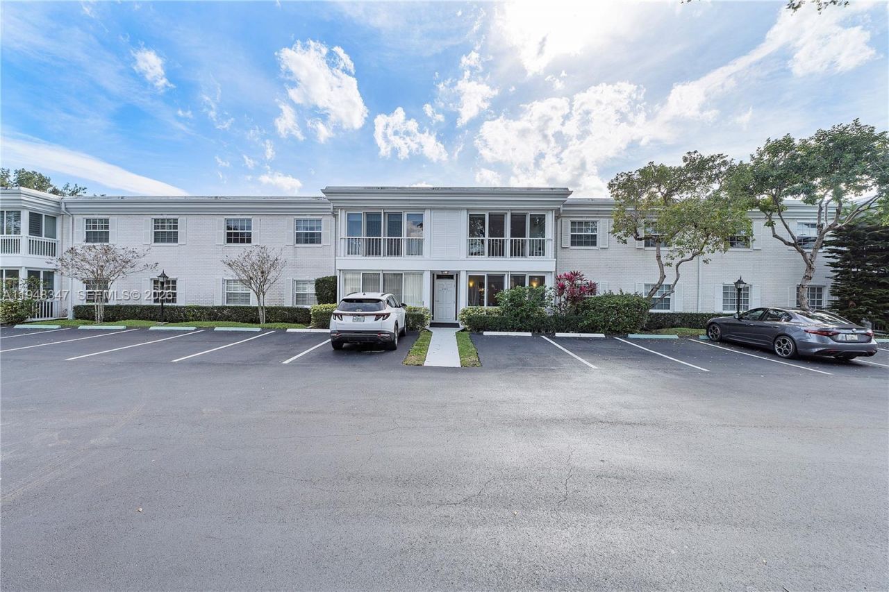 6261 Bay Club Dr, Unit 2, Fort Lauderdale, FL 33308 Photo