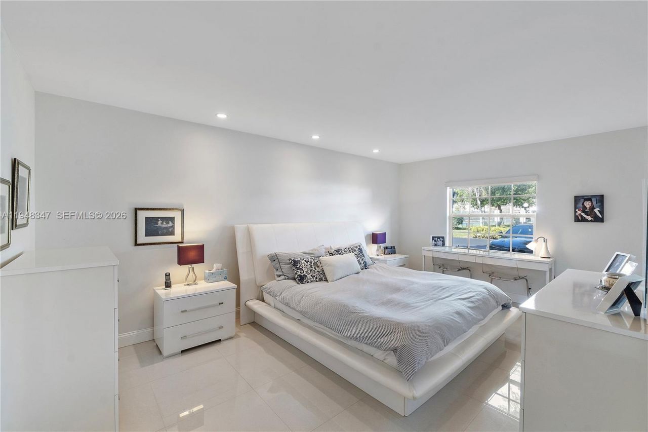 6261 Bay Club Dr, Unit 2, Fort Lauderdale, FL 33308 Photo