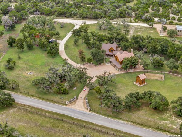700 Ledgerock, Wimberley, TX 78676