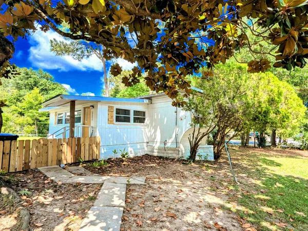 1330 Ridgewood Dr, Lillian, AL 36549