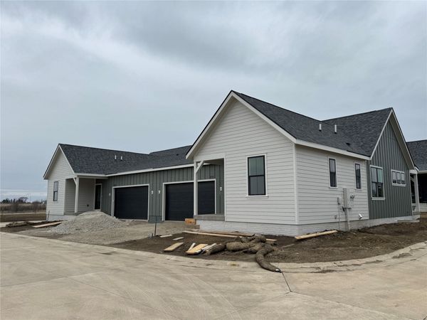 1715 Homestead Lane, Cumming, IA 50061