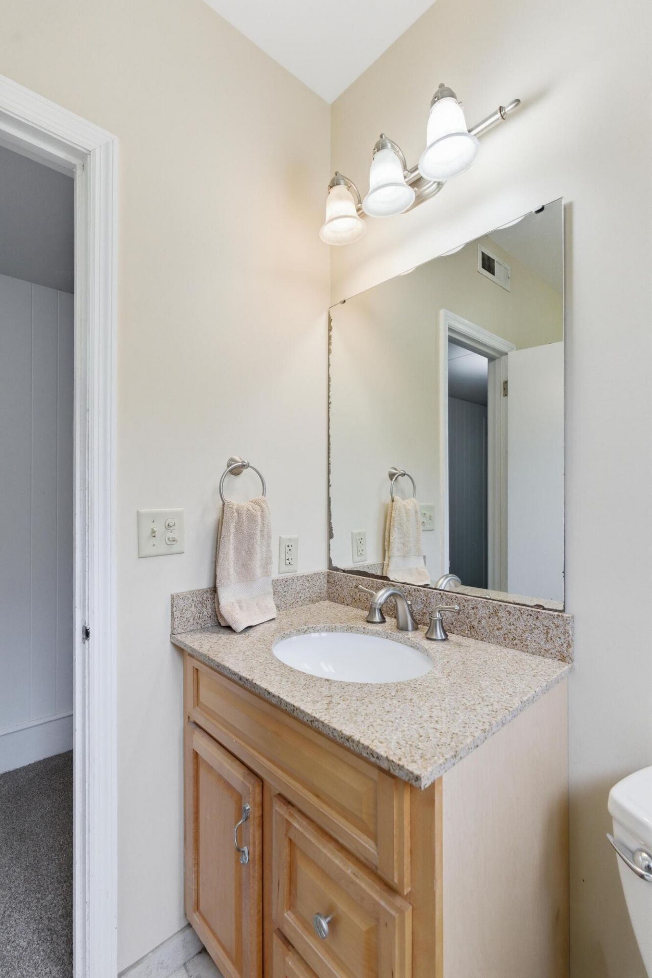 2804 Marshall Boulevard Photo 19