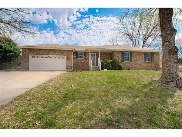 58 Lakeview Drive, Lexington, MO 64067