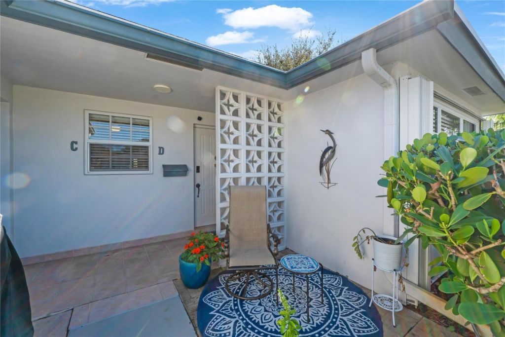 1235 Club Dr W, Unit D, Delray Beach, FL 33445 Photo