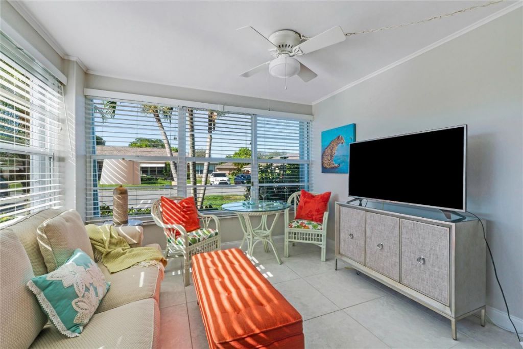 1235 Club Dr W, Unit D, Delray Beach, FL 33445 Photo