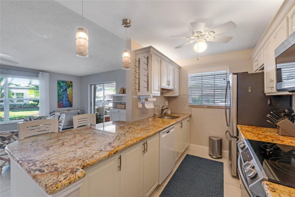 1235 Club Dr W, Unit D, Delray Beach, FL 33445 Photo