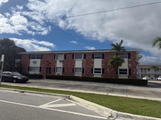 810 Lake Shore Drive, Unit 19, Lake Park, FL 33403 Photo