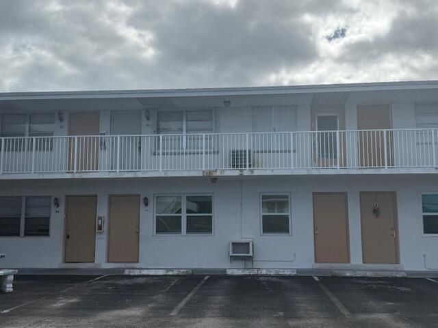 810 Lake Shore Drive, Unit 19, Lake Park, FL 33403 Photo