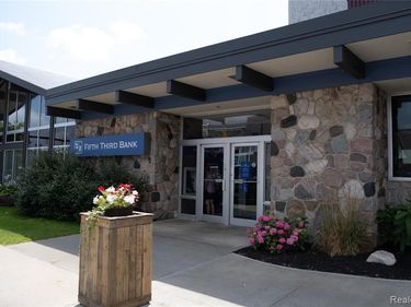 123 W Main Street , Gaylord, MI 49735