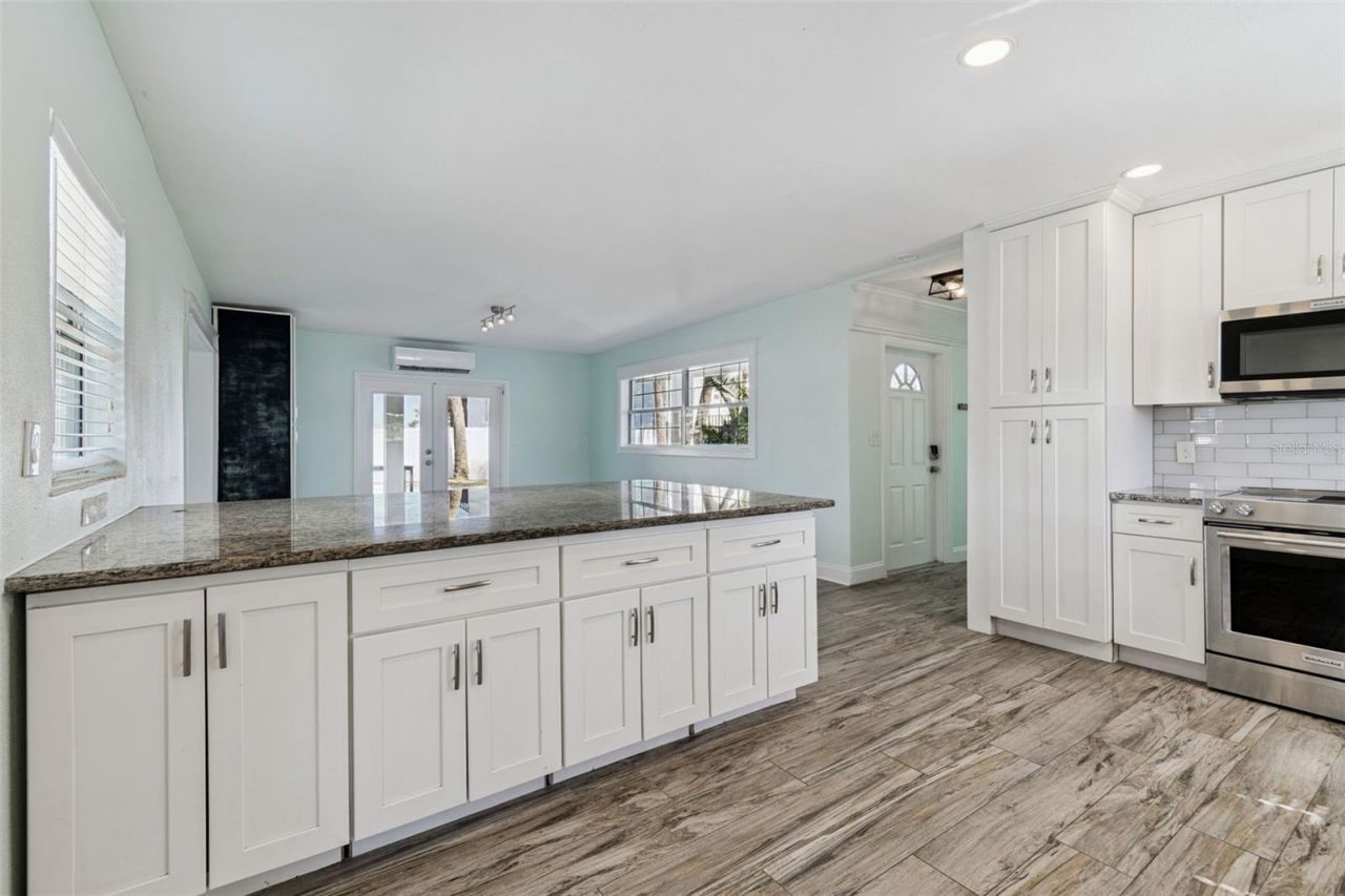 1733 Bayou Grande Boulevard Ne, Saint Petersburg, FL 33703 Photo
