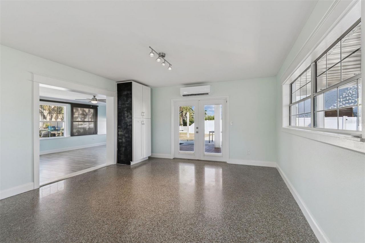 1733 Bayou Grande Boulevard Ne, Saint Petersburg, FL 33703 Photo
