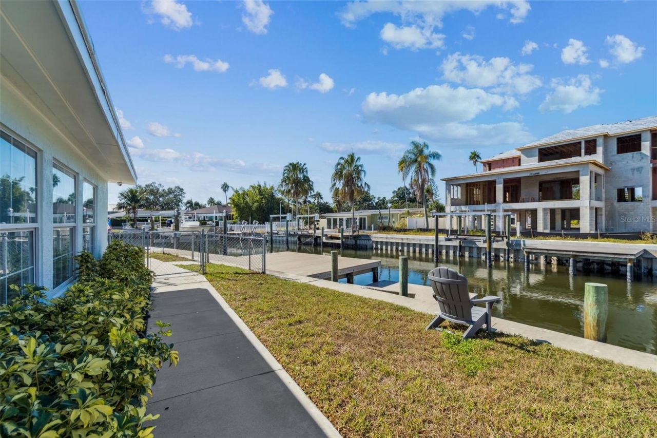 1733 Bayou Grande Boulevard Ne, Saint Petersburg, FL 33703 Photo