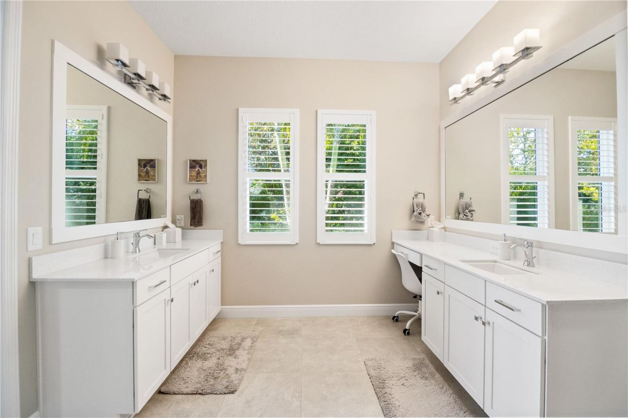 8083 Waterbend Trail, Sarasota, FL 34240 Photo
