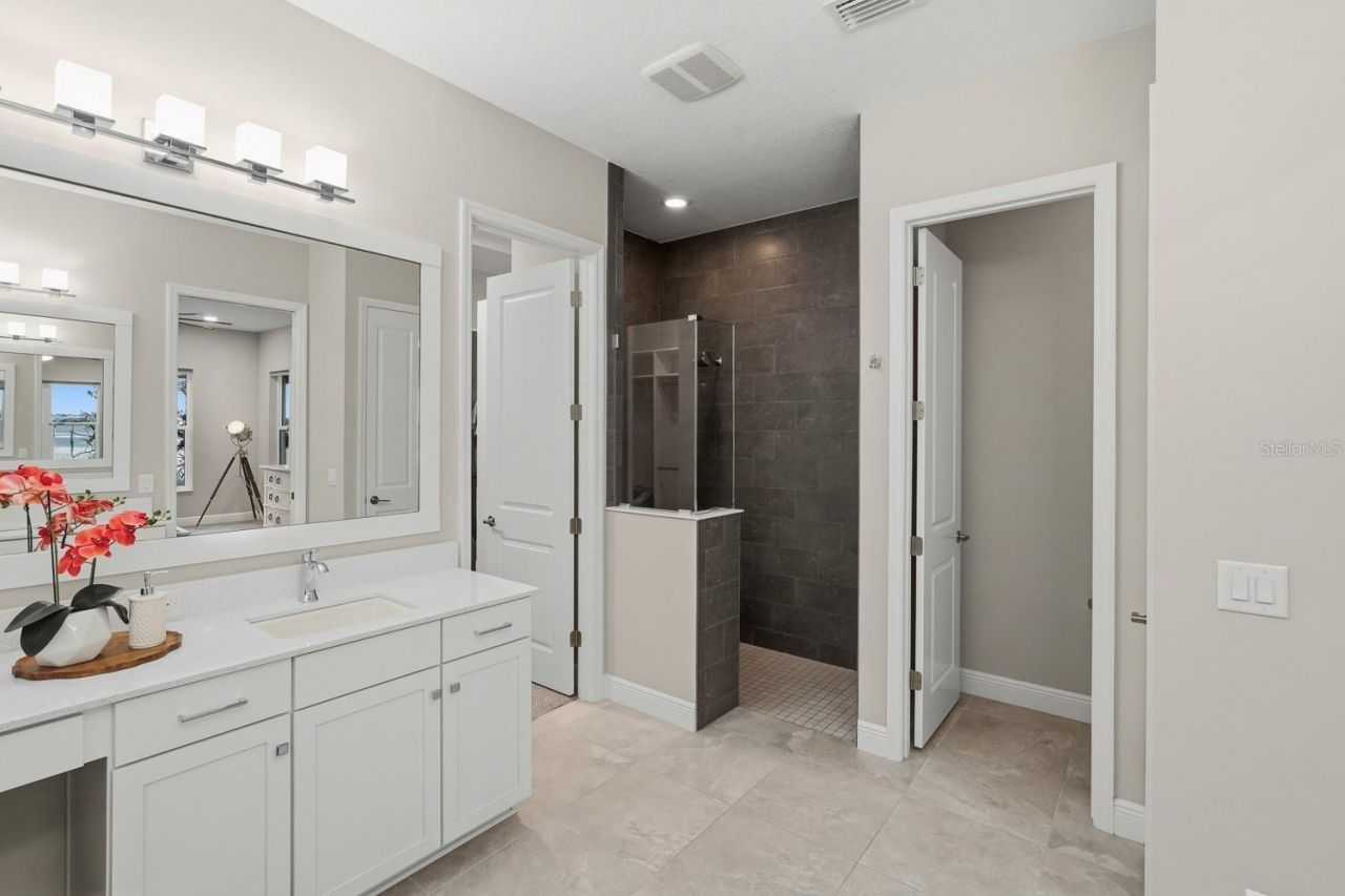 8083 Waterbend Trail, Sarasota, FL 34240 Photo