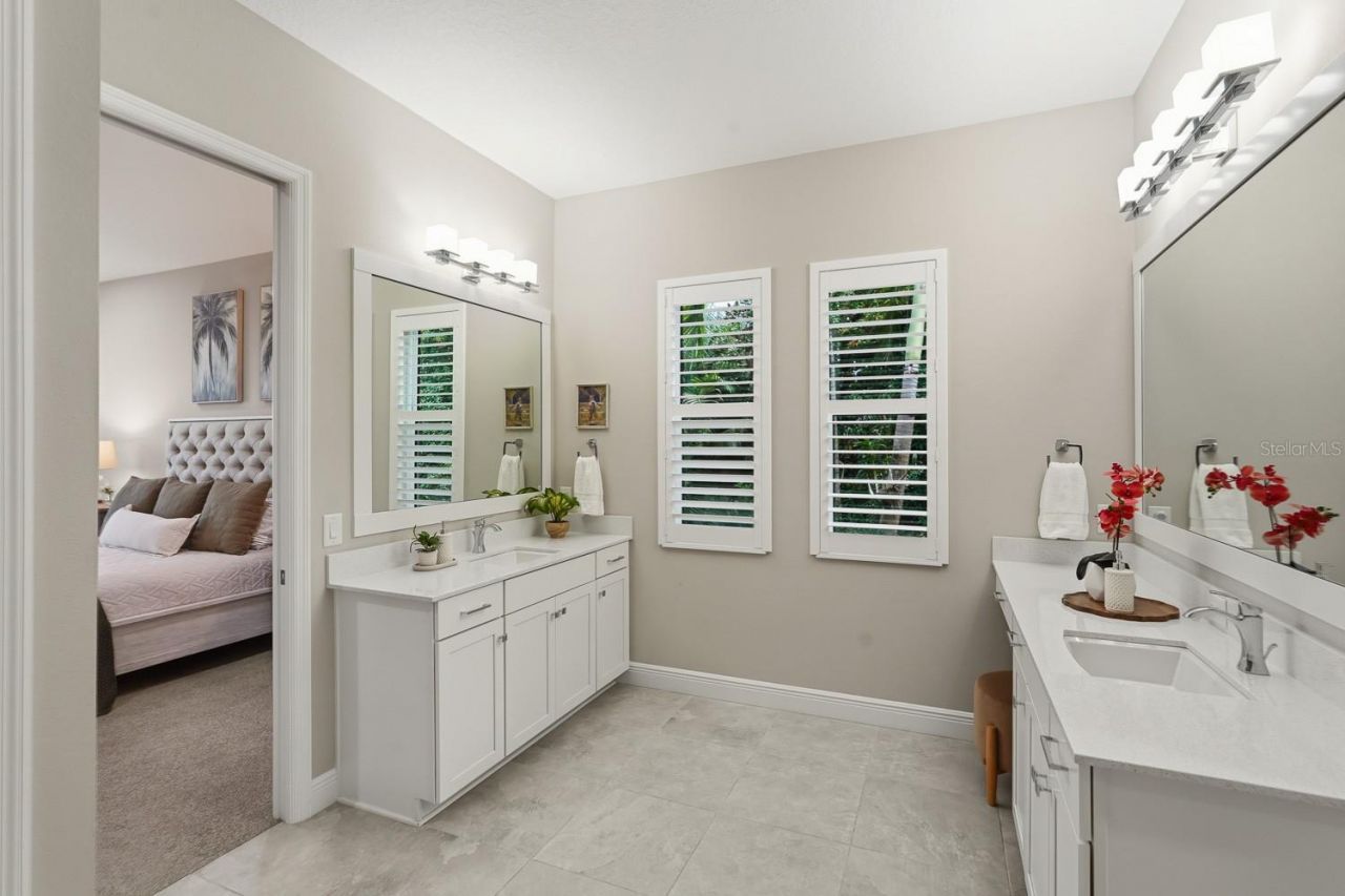8083 Waterbend Trail, Sarasota, FL 34240 Photo