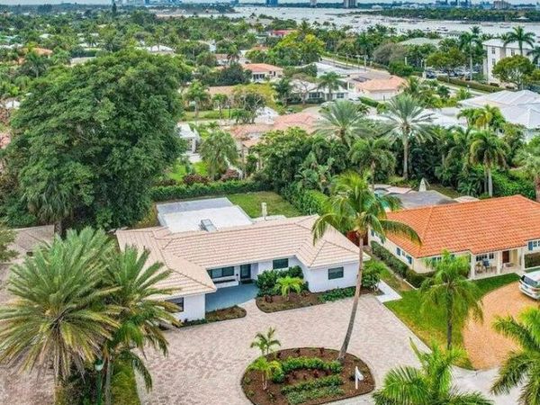 324 Bamboo Road, Palm Beach Shores, FL 33404