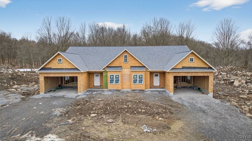 28a Free Fall Lane, Syracuse, NY 13215 Main Photo