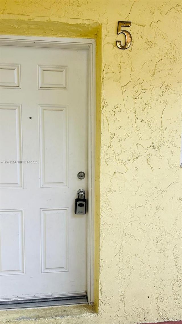 724 NE 4th St, Unit 5, Hallandale Beach, FL 33009 Photo