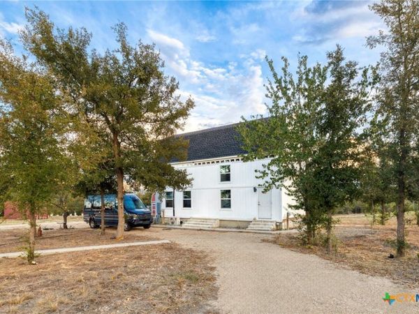 1501 Boggy Creek Road , Lockhart, TX 78644