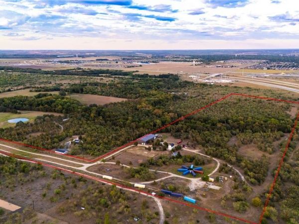 1501 Boggy Creek Road, Lockhart, TX 78644