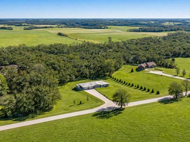 57618 205th Avenue, Plainview, MN 55964