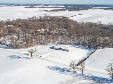 57618 205th Avenue, Plainview, MN 55964