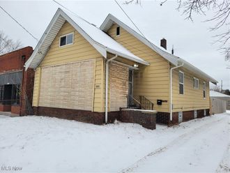 1263 W Waterloo Road Akron, OH 44314