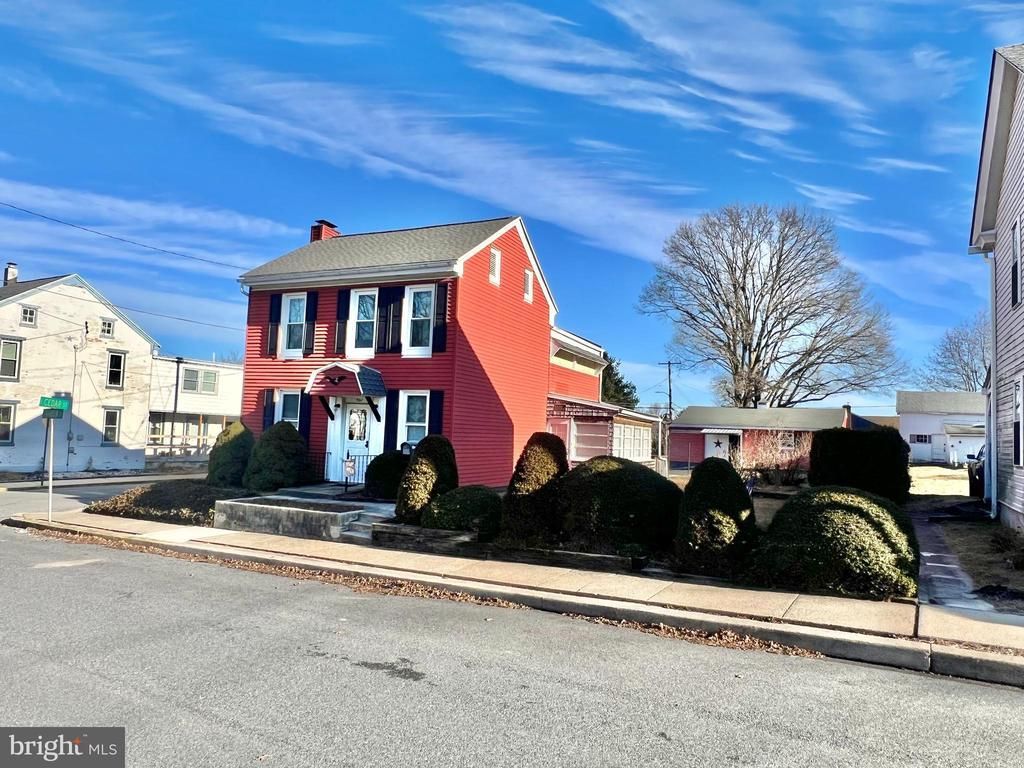 301 S Franklin Street, Fleetwood, PA 19522 Main Photo