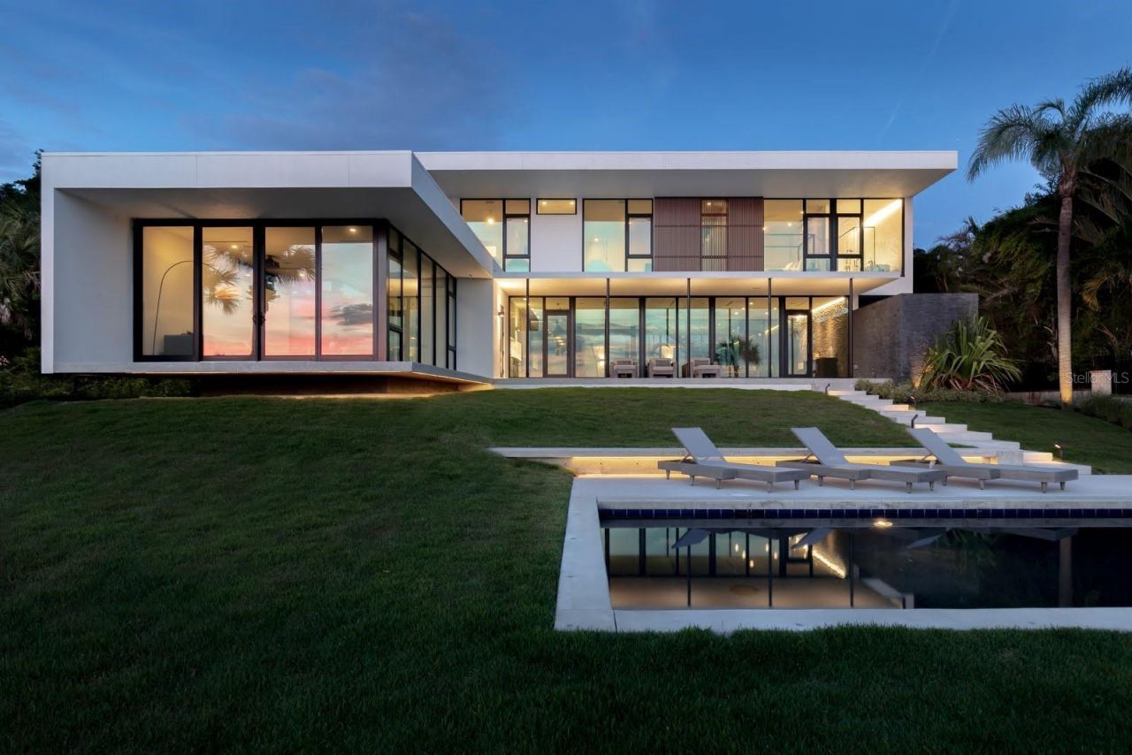 1500 Bayview Drive, Sarasota, FL 34239 Photo