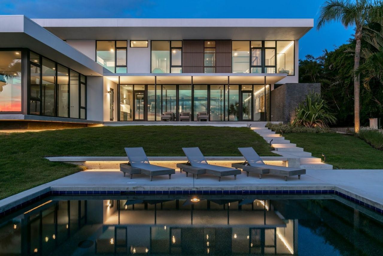 1500 Bayview Drive, Sarasota, FL 34239 Photo