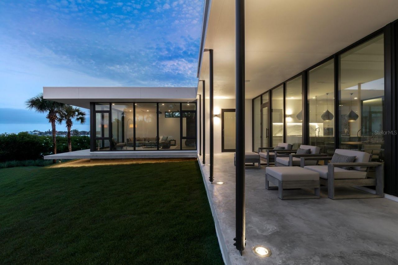 1500 Bayview Drive, Sarasota, FL 34239 Photo