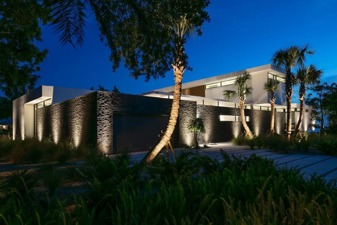 1500 Bayview Drive, Sarasota, FL 34239 Photo