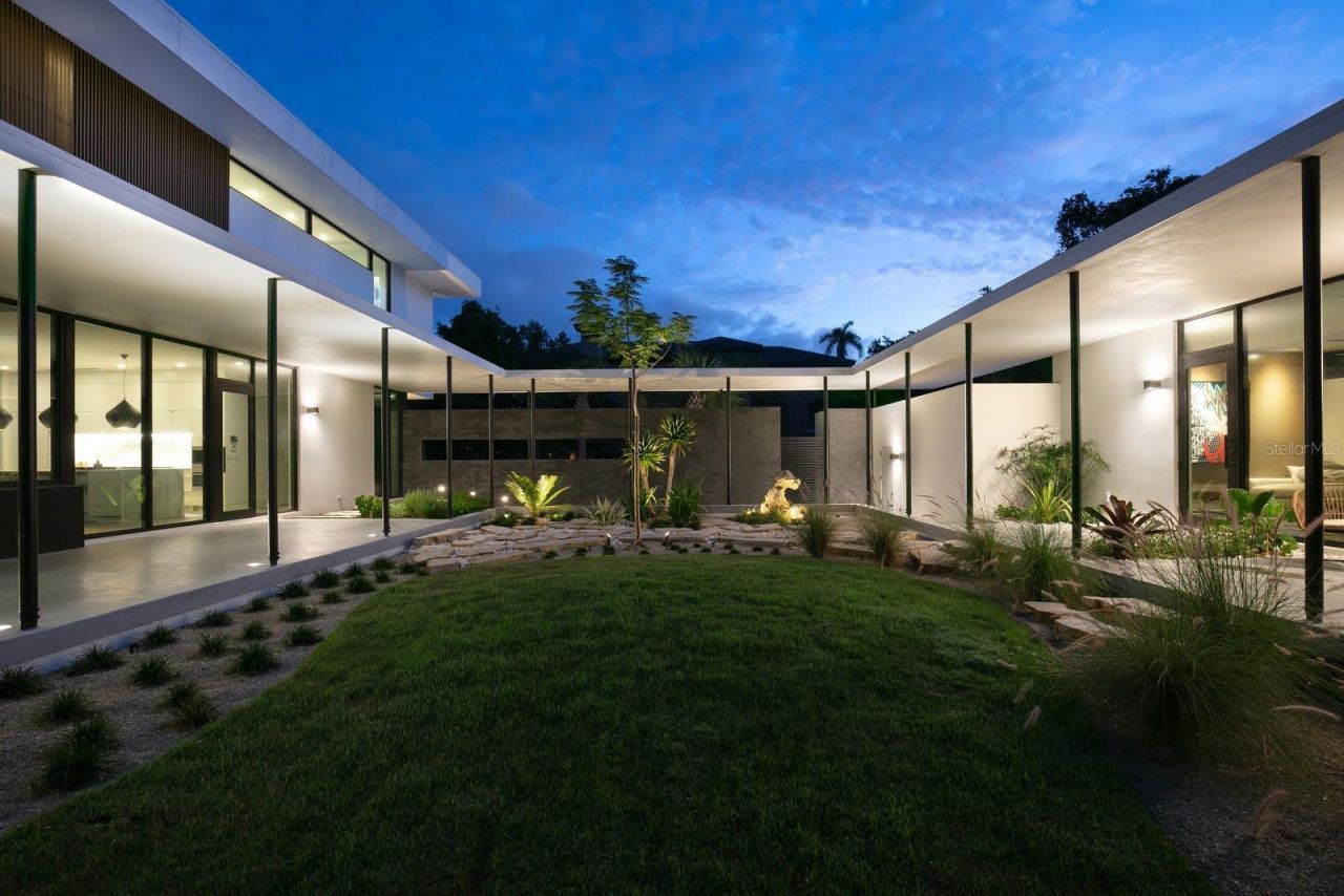 1500 Bayview Drive, Sarasota, FL 34239 Photo