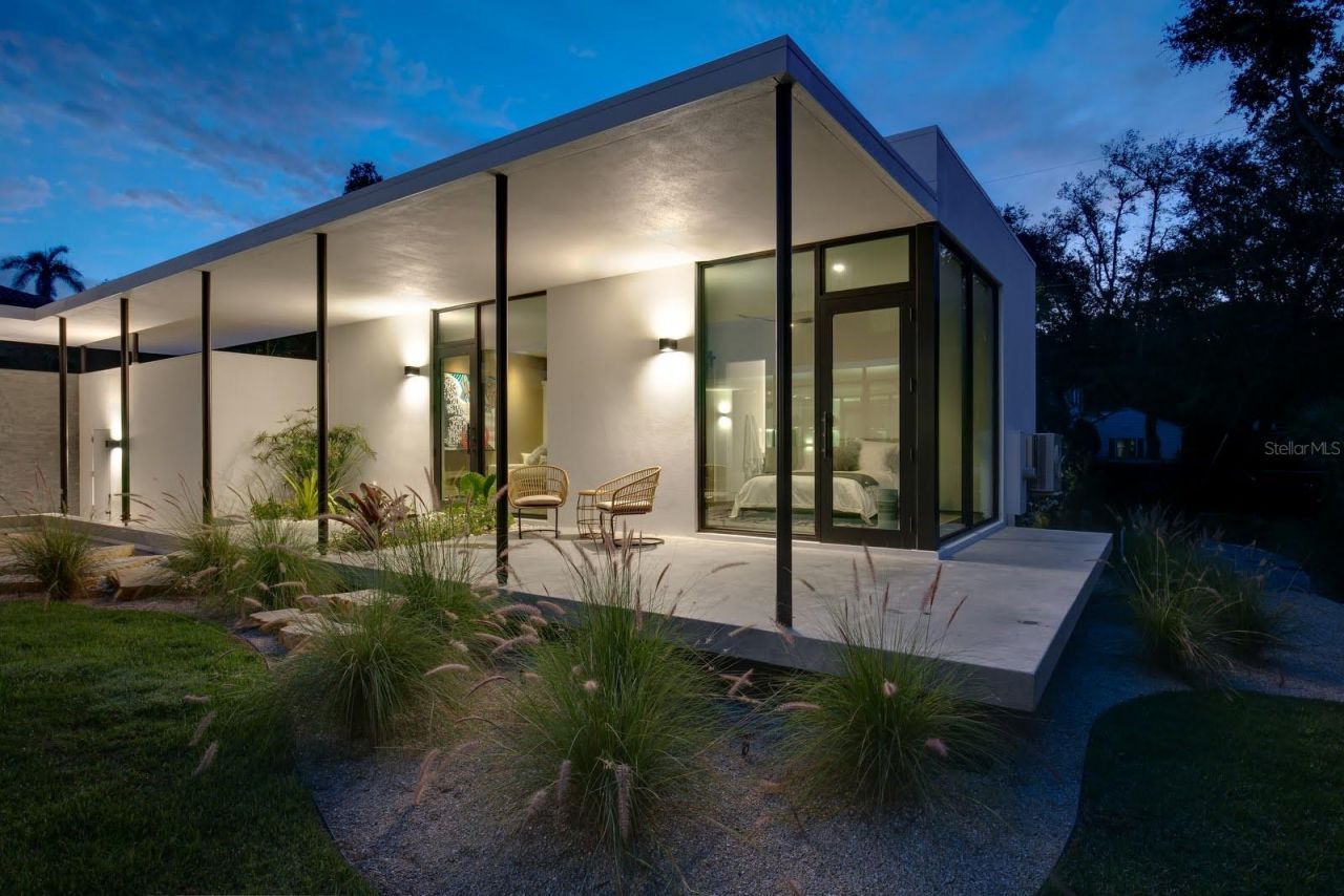 1500 Bayview Drive, Sarasota, FL 34239 Photo